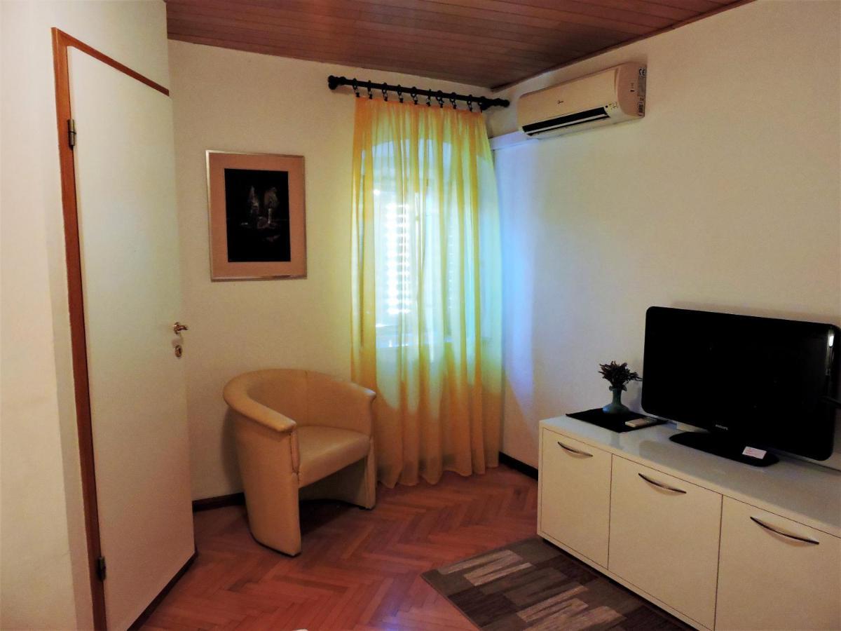 Bruno Split Centre Apartment And Room ภายนอก รูปภาพ