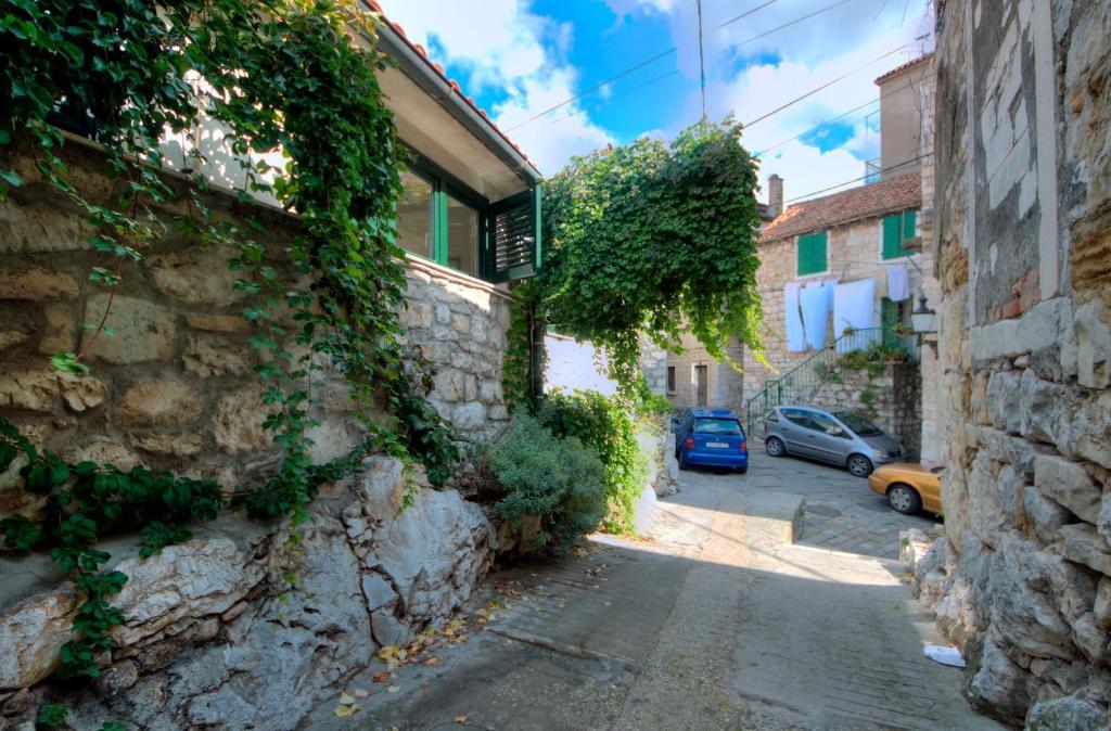 Bruno Split Centre Apartment And Room ภายนอก รูปภาพ