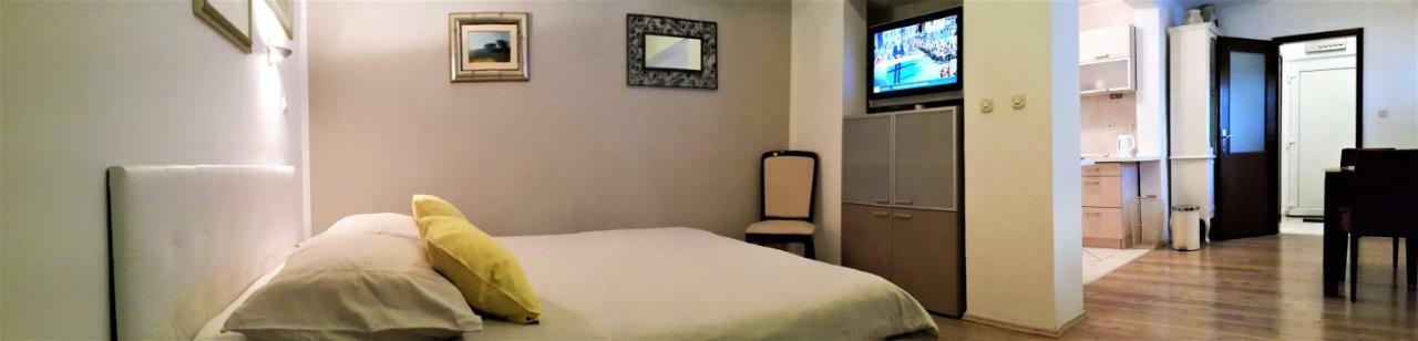 Bruno Split Centre Apartment And Room ภายนอก รูปภาพ