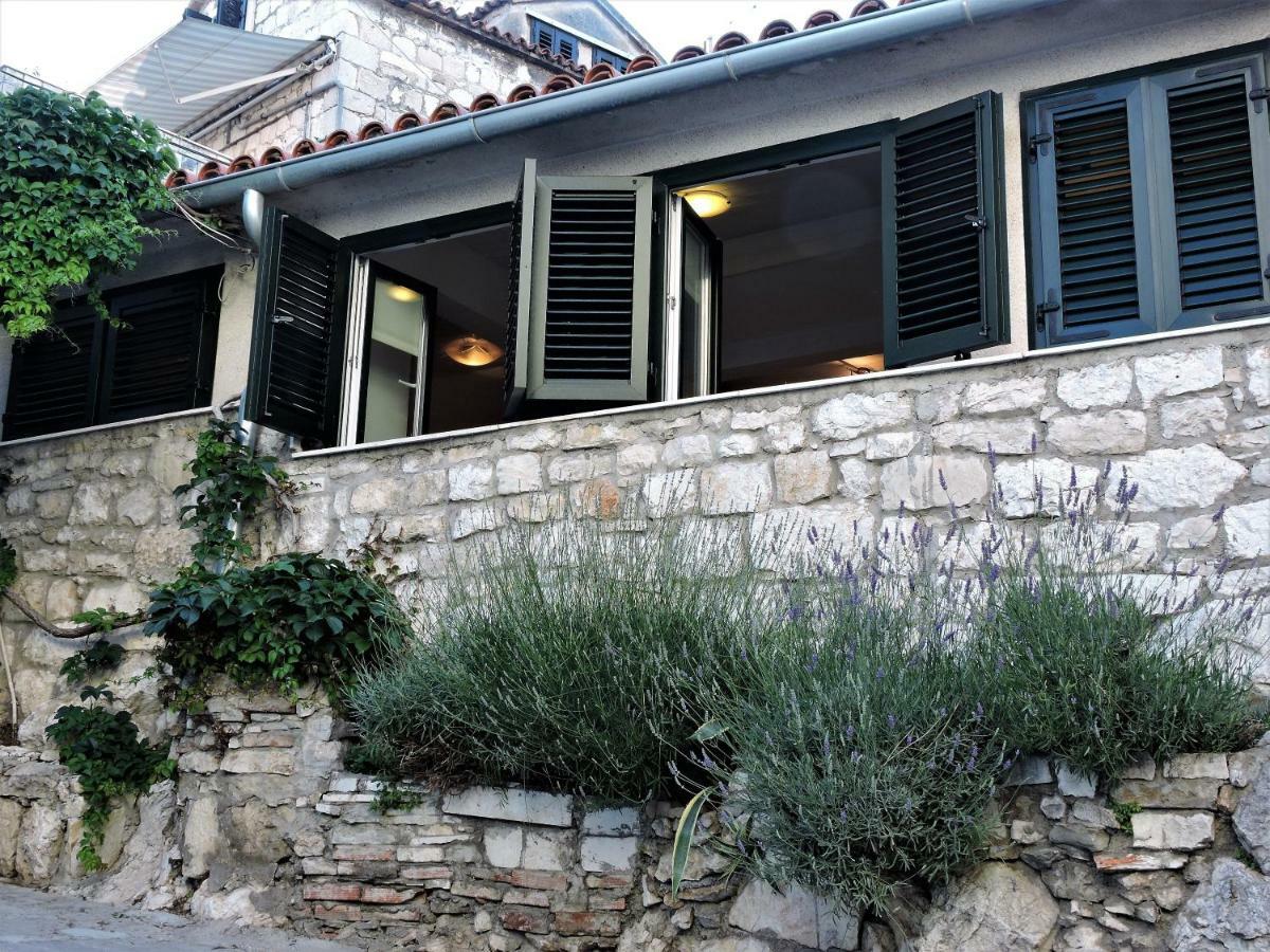 Bruno Split Centre Apartment And Room ภายนอก รูปภาพ