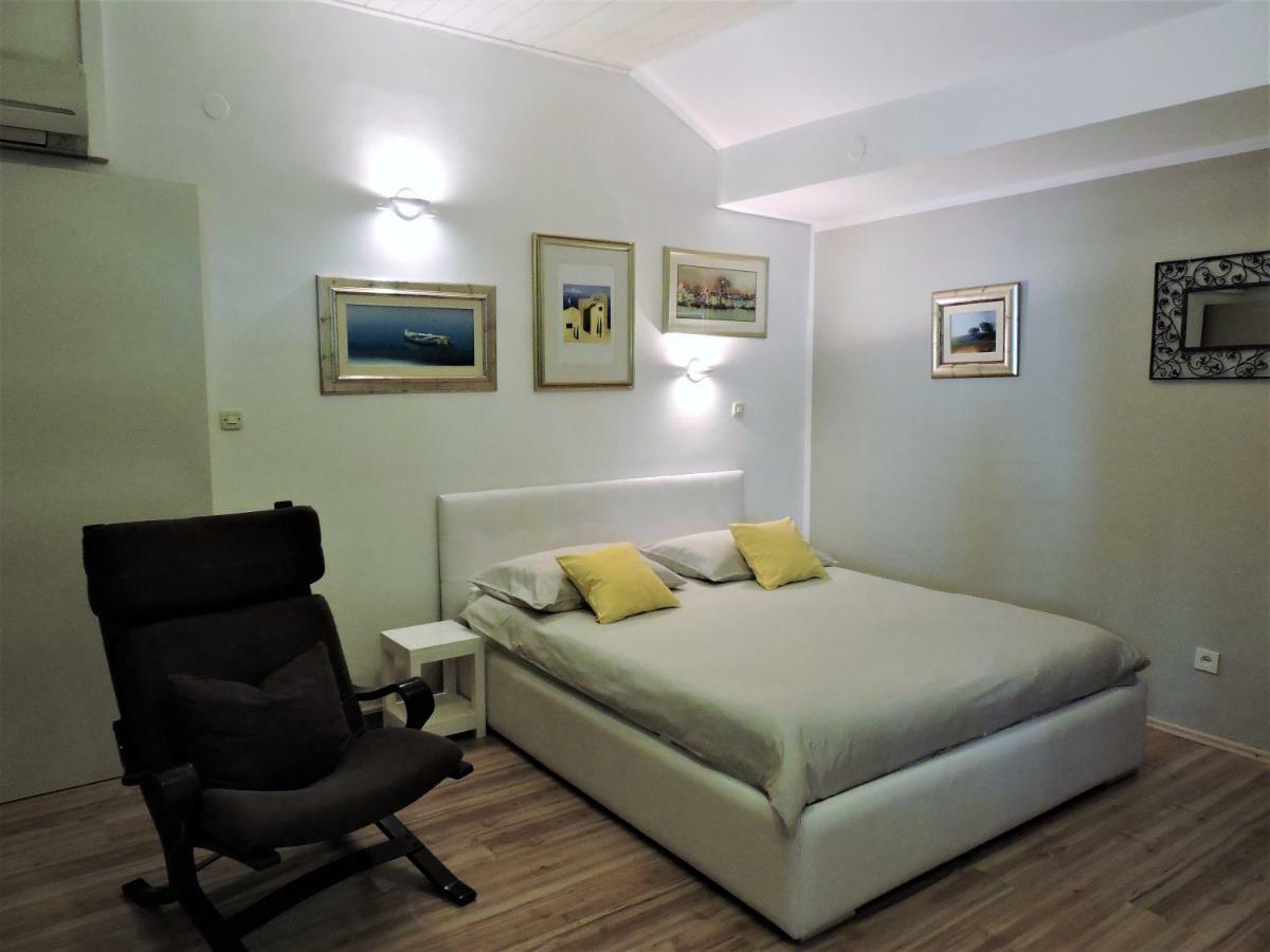Bruno Split Centre Apartment And Room ภายนอก รูปภาพ