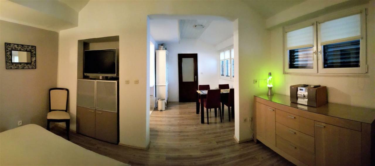 Bruno Split Centre Apartment And Room ภายนอก รูปภาพ